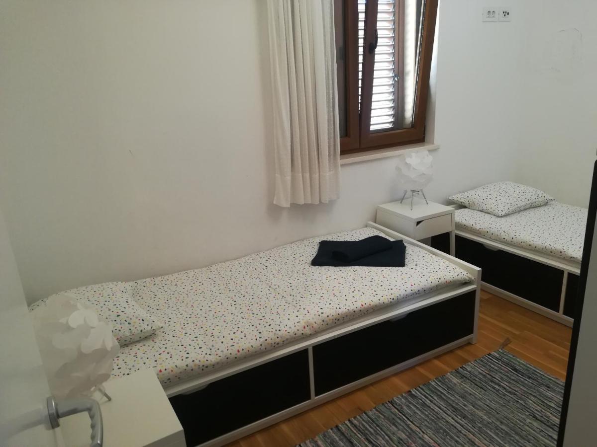 Apartment Rossella Nin Bagian luar foto